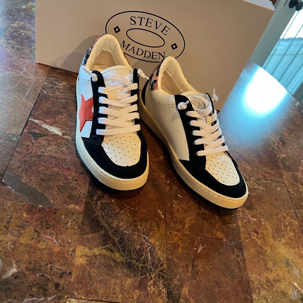 Steve Madden Black and White Sneakers with Red Accent